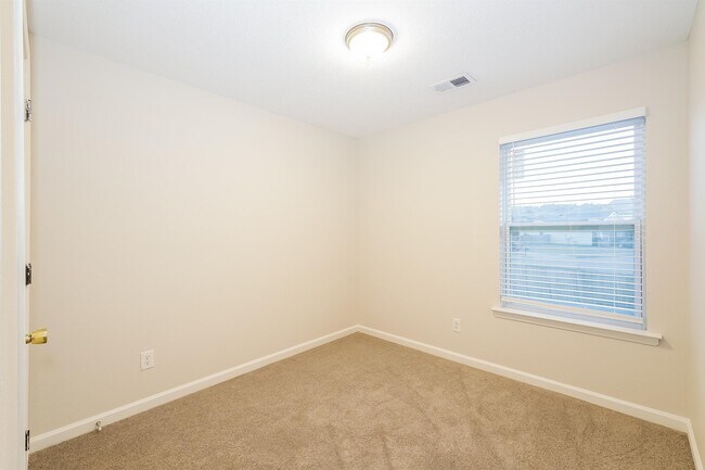 Building Photo - 4793 Northwood Hills Dr