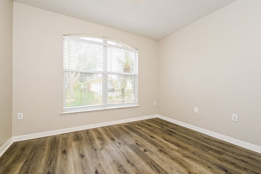 Building Photo - 12913 Brookcrest Pl