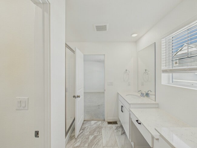 Building Photo - 24485 E Atlantic Dr