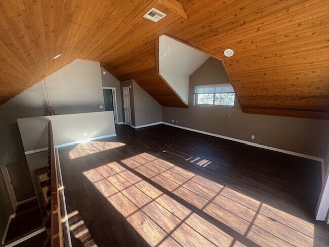 Building Photo - Charming Frazier Park Home Filled With Natural Light