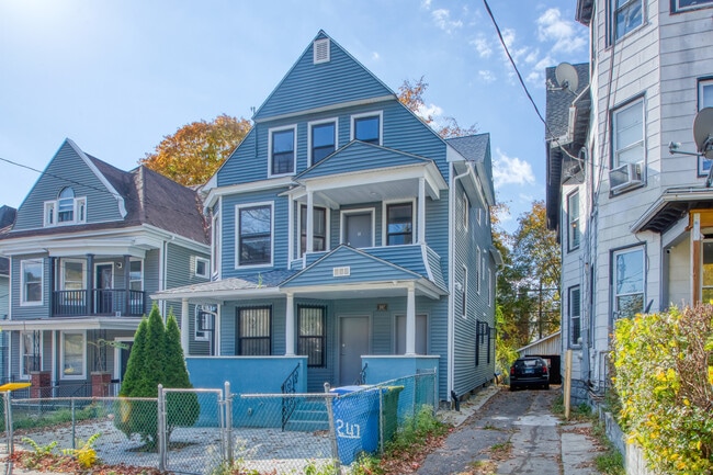 Building Photo - 247 Willow St