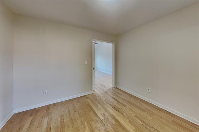 Building Photo - 500 Cottonwood Close