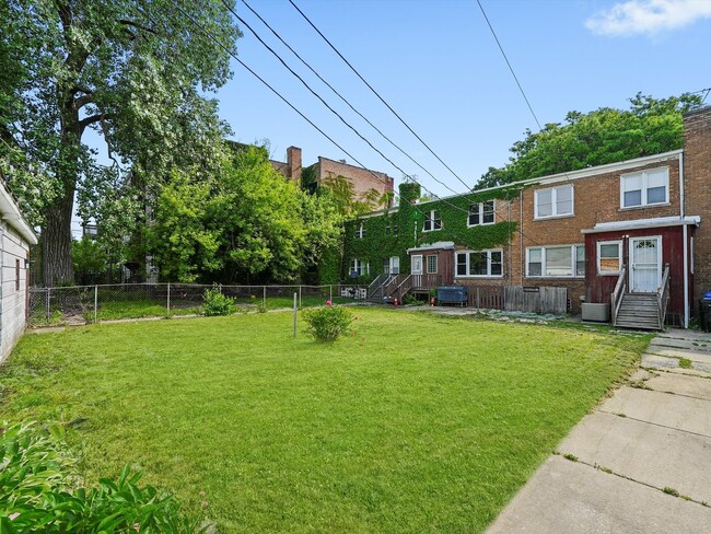 Building Photo - 7754 S Yates Blvd