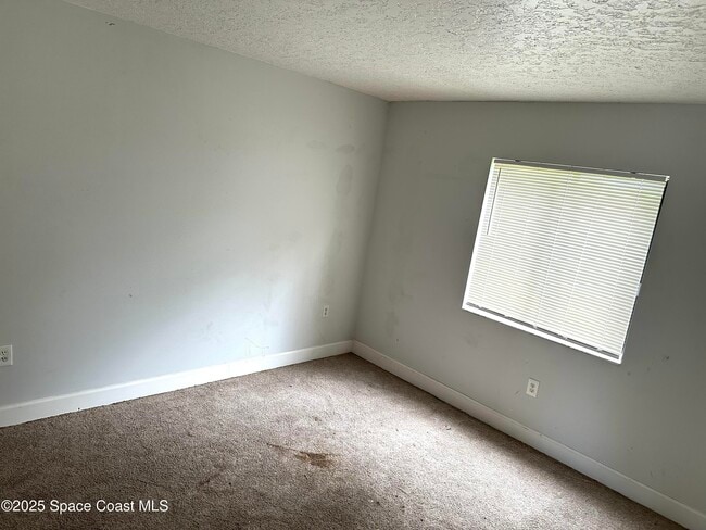 Building Photo - 165 San Juan Cir