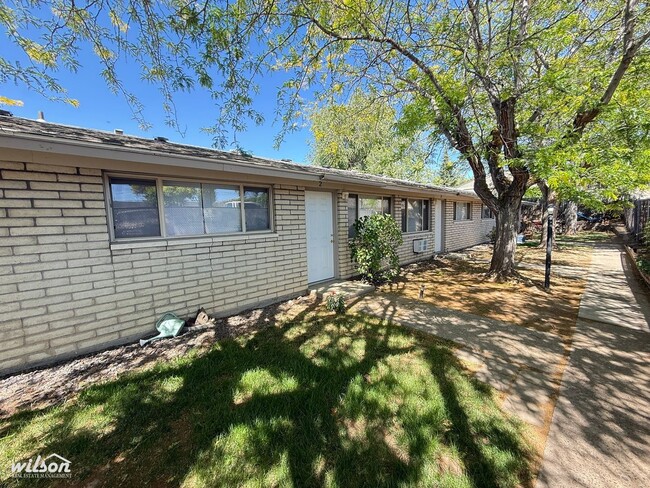 Building Photo - 1009 S 41st Ave