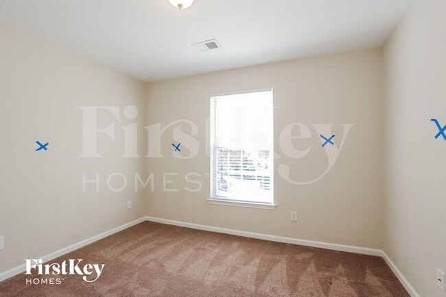 Building Photo - 216 Winding Canyon Dr