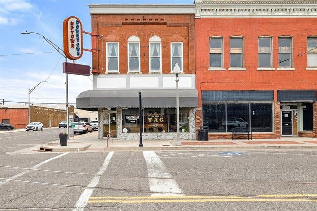 Building Photo - 115 E Russell St