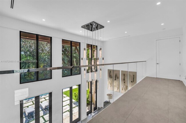 Building Photo - 6120 SW 80th St