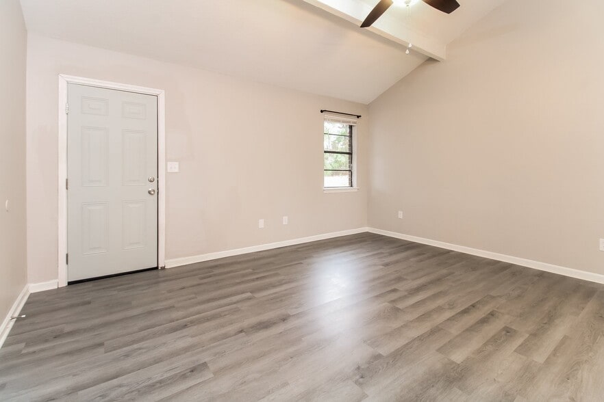 Building Photo - 3403 Blackstone St