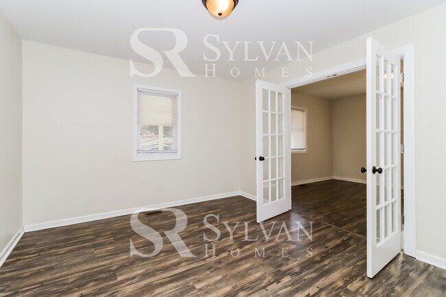 Building Photo - Lease today! No extra charge for contentment and relaxation!