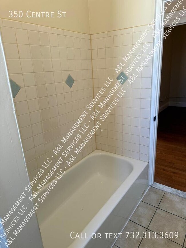 Building Photo - 350 Centre St