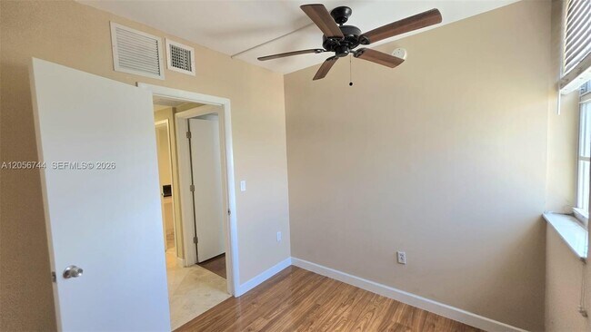 Building Photo - 5825 Collins Ave
