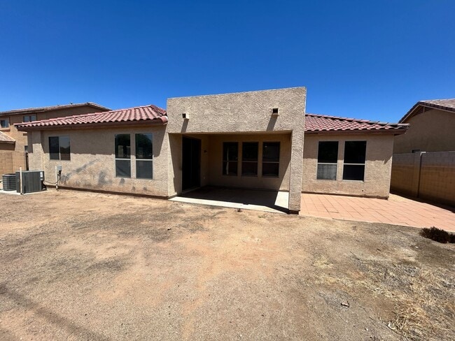 Building Photo - Spacious single story Peoria stunner w/New...