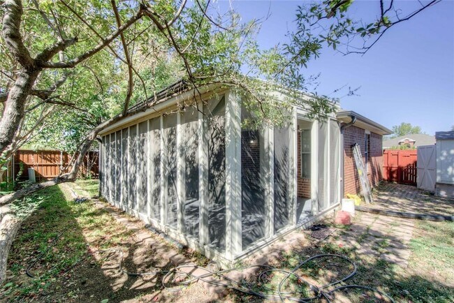 Building Photo - 616 Mustang Ct