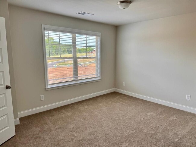 Building Photo - 589 Fundao Ln