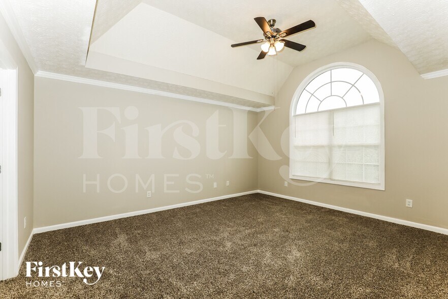 Building Photo - 708 Tullamore Way