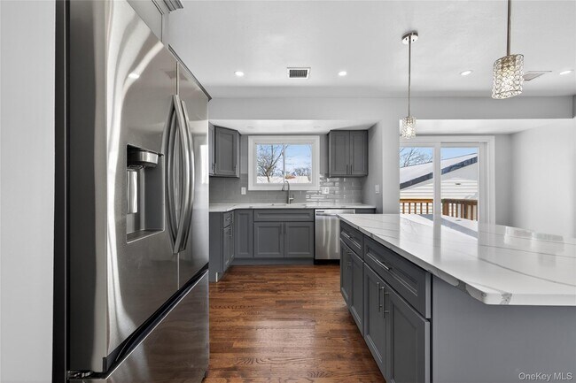 Building Photo - 3103 Falcon Ave