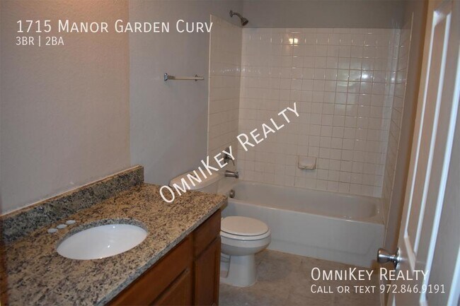 Building Photo - 1715 Manor Garden Curve