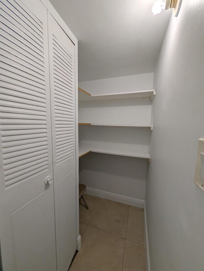 Building Photo - 1800 Sans Souci Blvd