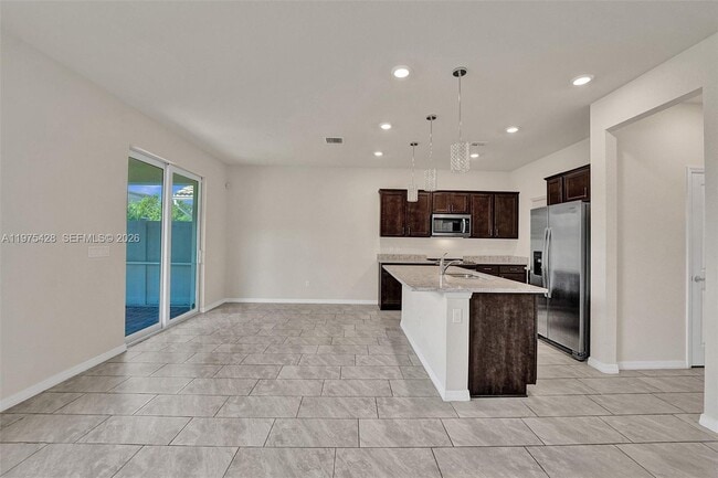 Building Photo - 4764 Eucalyptus Dr