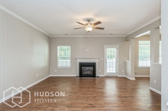 Building Photo - NOW AVAILABLE! - 156 Valerie Dr, Lincolnto...
