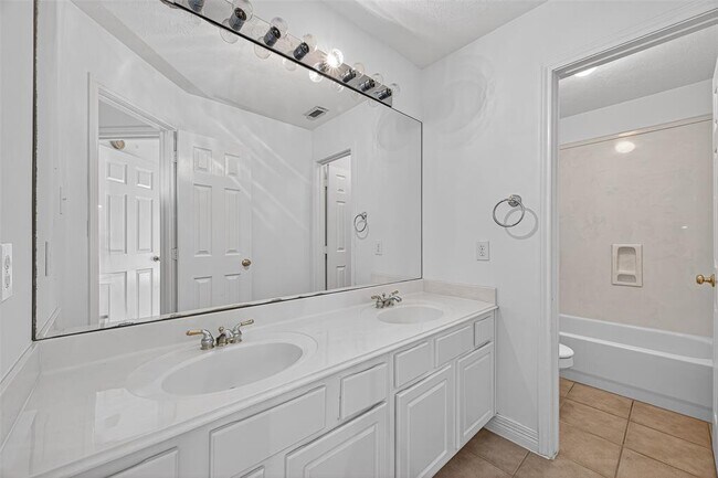 Building Photo - 3702 Cedar Valley Dr