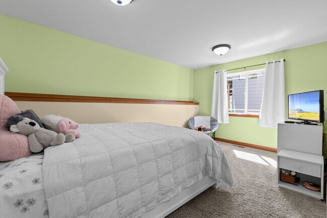Building Photo - 3 Bed, 3 Bath Custom Built Home in Sudden Valley