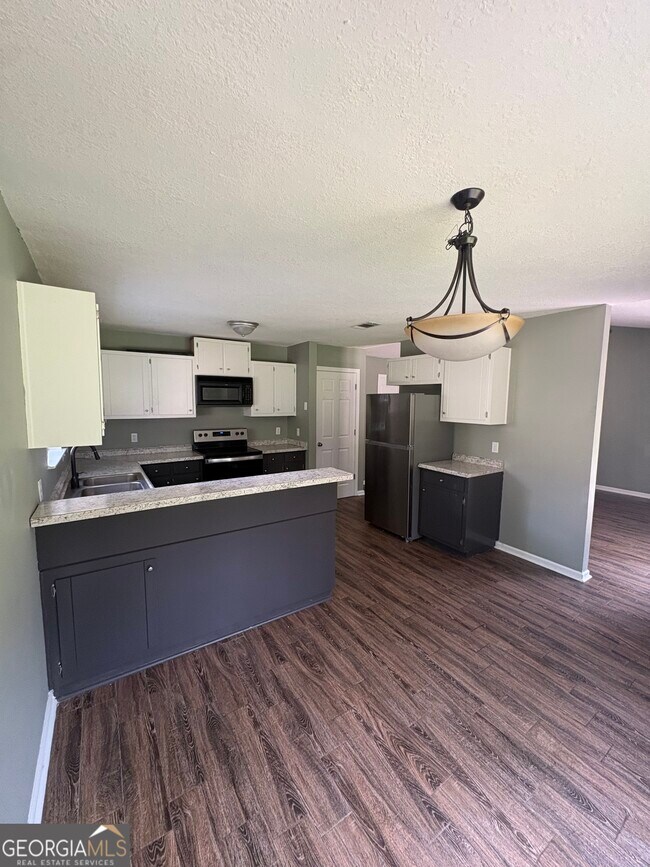 Building Photo - 112 Boxwood Ct