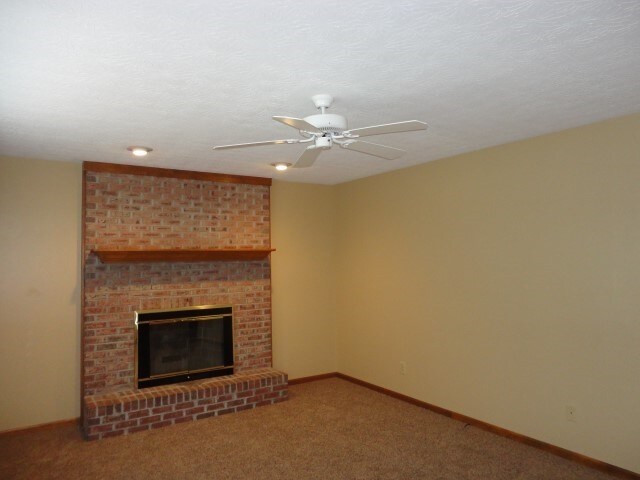 Building Photo - 4747 Circle Dr