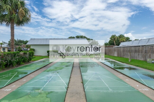 Building Photo - 6575 Green Valley Dr