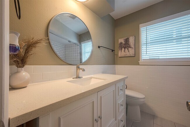 Building Photo - 7810 Locke Ln