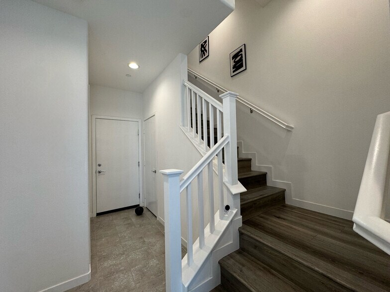 garage entry and closet - 13031 Centre Dr