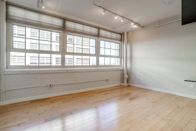 Building Photo - Come Live in Historic Montgomery Plaza- Ea...
