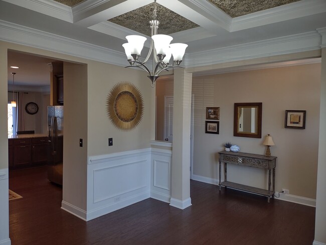 Building Photo - Amazing Four Bedroom Home with GREAT Commu...