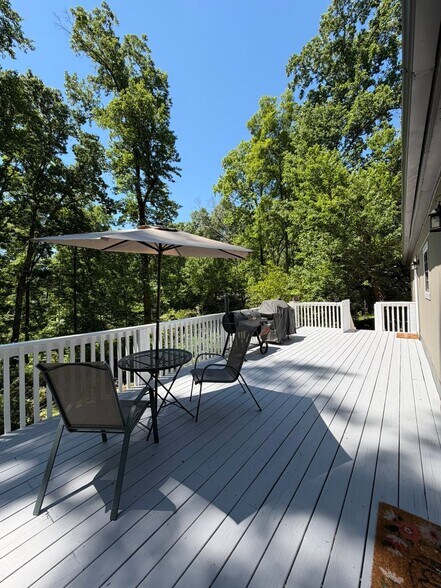 Building Photo - 6555 Akins Way