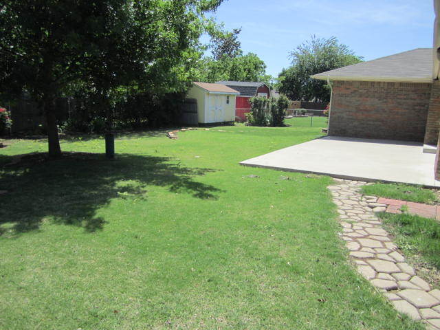 Building Photo - 2106 Bellaire Dr