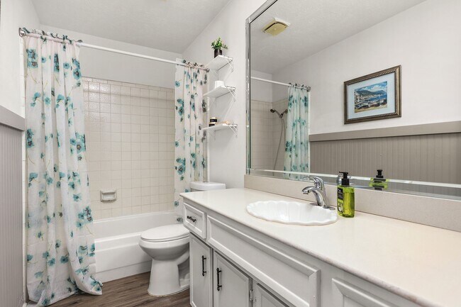 Building Photo - 11111 Sagepike Cir