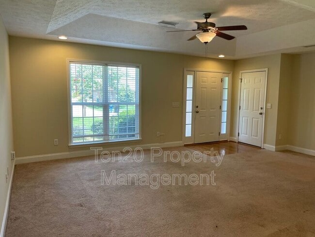 Building Photo - 7784 Leaning Pine Ct
