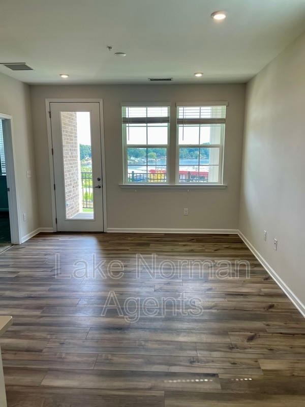 Building Photo - 4455 Reed Crk Dr