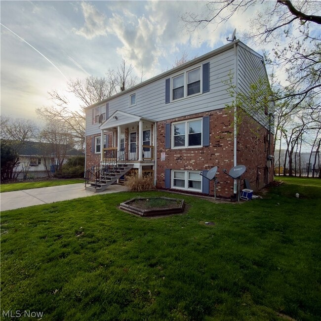 Building Photo - 4780 Pin Oak Dr