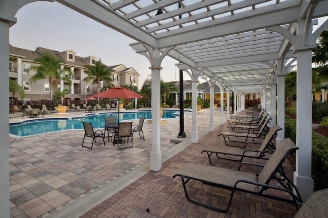 Building Photo - 2 bedroom/2 bath, 1st floor unit with a 1-car garage!