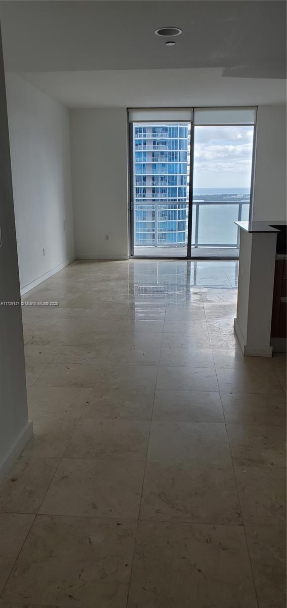 Building Photo - 1060 Brickell Ave