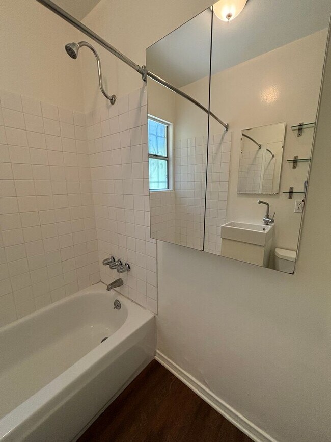 Building Photo - Sunset Drive, 4363-4377