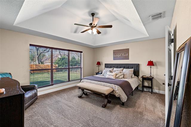 Building Photo - 8918 N Longwood Dr