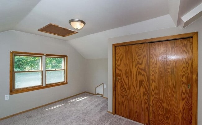 Building Photo - 1050 17th St NE