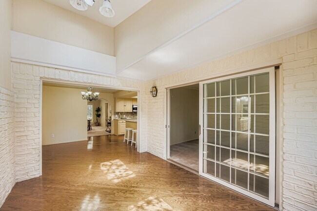 Building Photo - Spacious 3-Bed Townhome in Northwest Hills – Over 3,200 Sq Ft with Courtyard & 2-Car Garage **ALL...