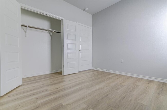 Building Photo - 1311 Hazleton Cove