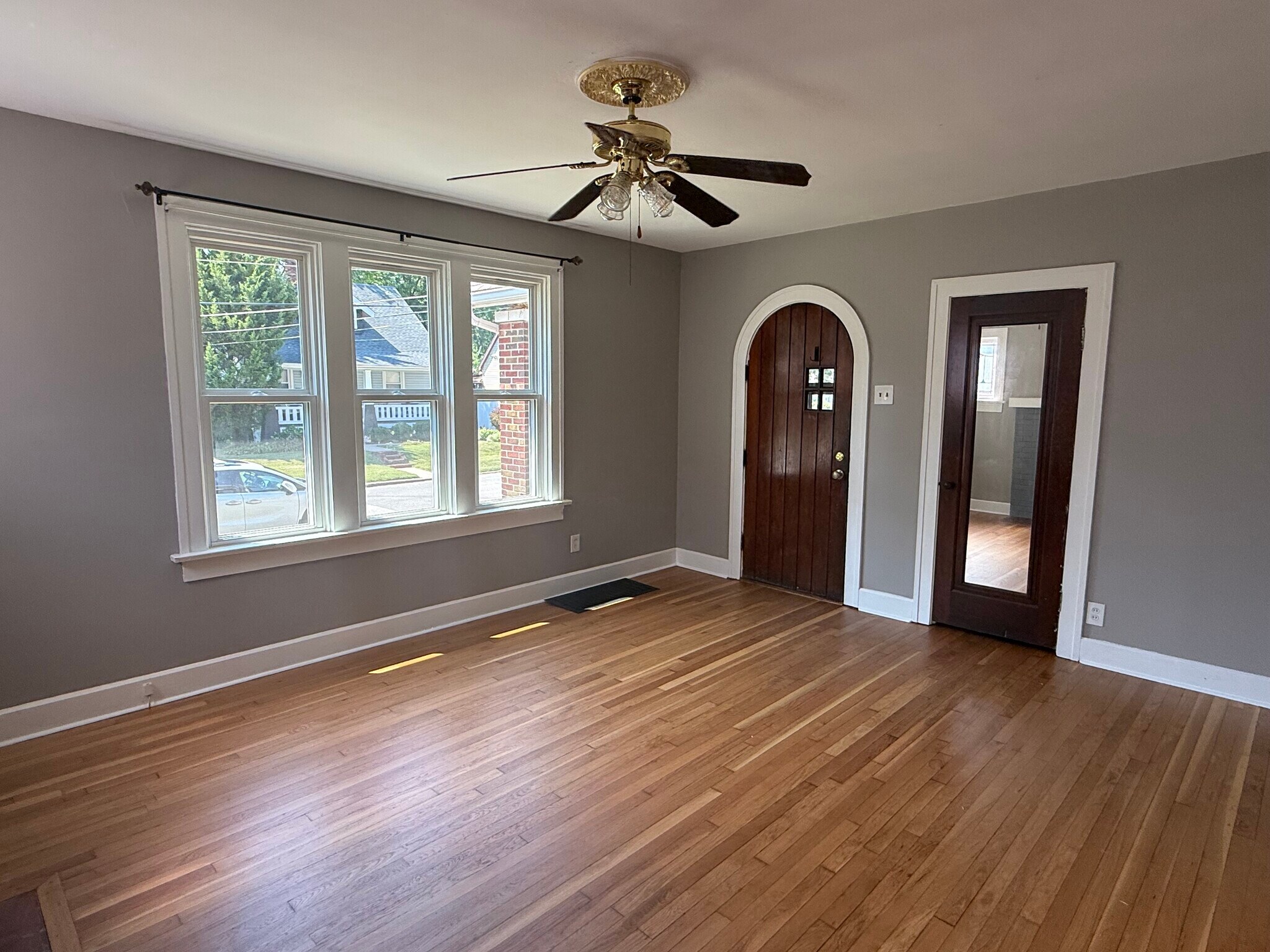Living Room - 27 S 35th St