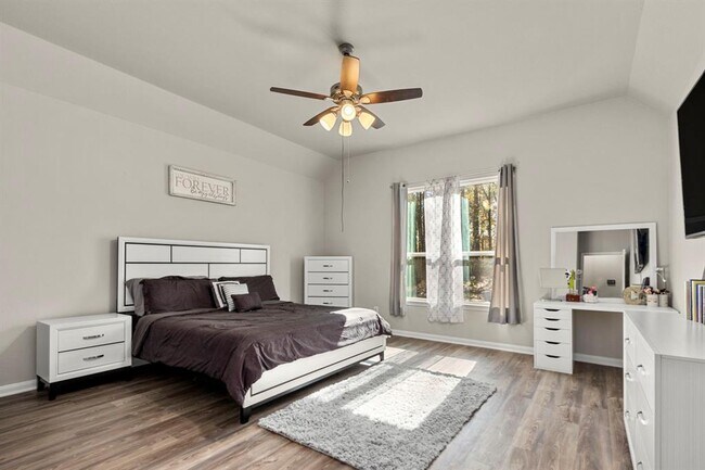 Building Photo - 1433 Rd 66113