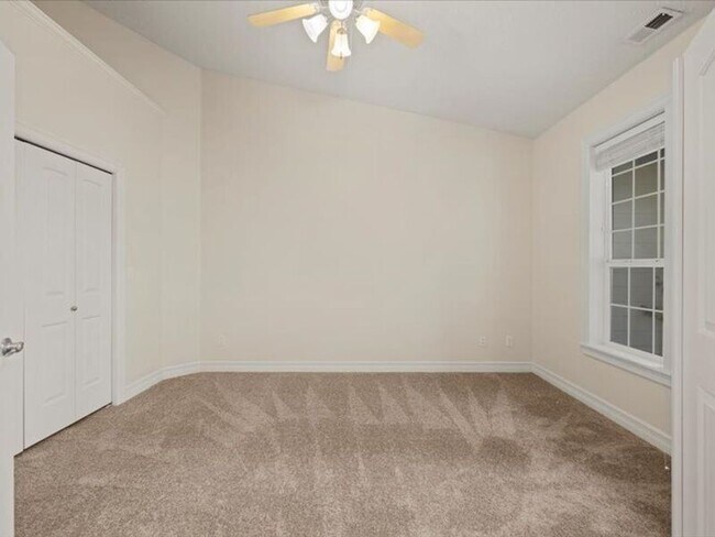 Building Photo - 2607 Stonecreek Dr